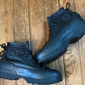 Women’s Converse leather shoe winter climate Black Chuck Taylor High-Top shoe